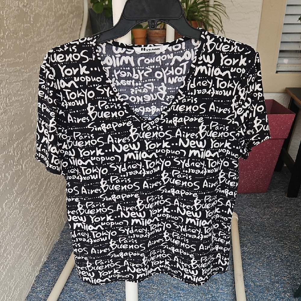 Peter Nygard Black and White Graphic Tee